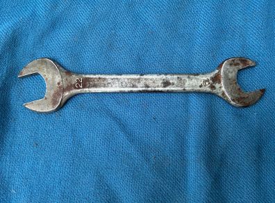 Vintage spanner 19/22