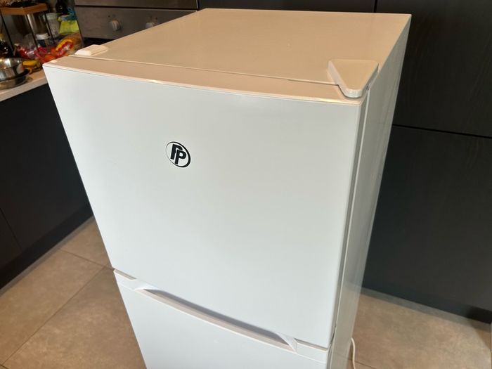 Powerpoint fridge freezer
