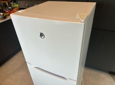 Powerpoint fridge freezer
