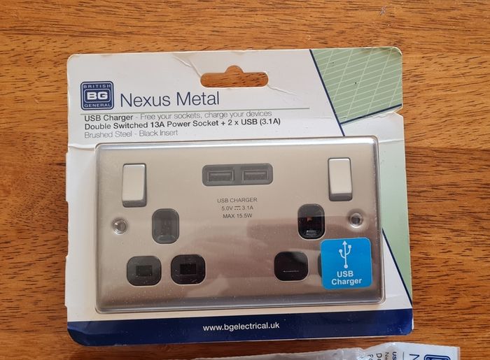 3 usb socket, two white, one sliver New