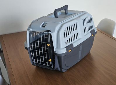 Pet travel cage