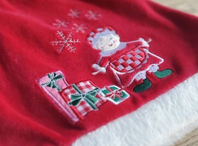 Very Cute Embroidered Baby Christmas Dress Age 0 to 3 Mths