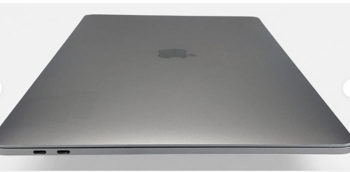 2019 Apple 15" MacBook Pro A1990 Touch Bar Intel i9 9th Gen 32GB RAM 500GB SSD