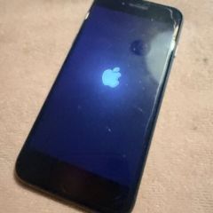 iPhone SE (2020)  Unlocked