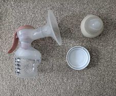 Manual Breast Pump with Bottle + Colostrum Collection Kit