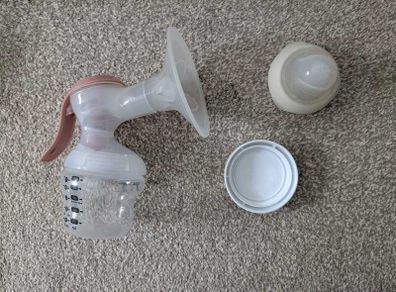 Manual Breast Pump with Bottle + Colostrum Collection Kit