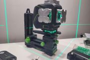 Trade Rated 3 x 360 Green Laser Level + FINE TUNE BRACKET. self leveling. Bluetooth, App, Remote Control etc.