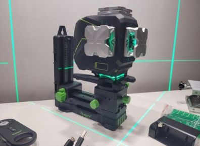 Trade Rated 3 x 360 Green Laser Level + FINE TUNE BRACKET. self leveling. Bluetooth, App, Remote Control etc.