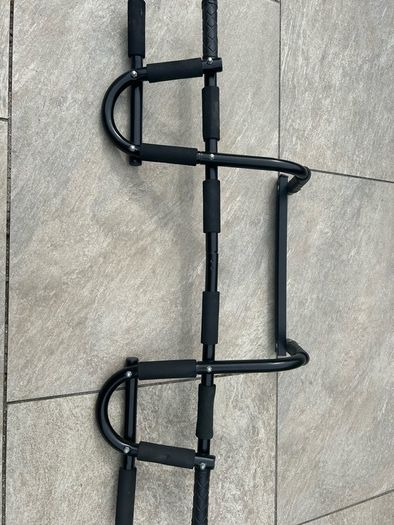 Exercise multi-grip door way pull up bar