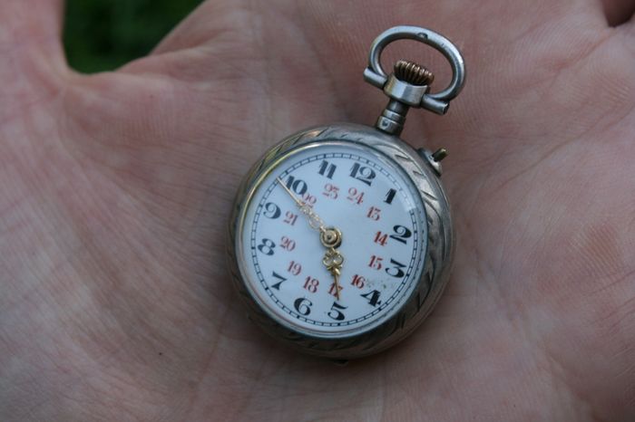 Antique Pocket Watch Mechanical Movement (in working order)