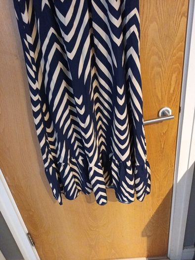 Shein Navy & White  Dress.  Size . L- 14. New - No Tag.