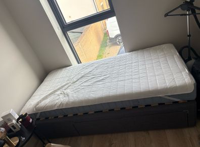 single bed & base