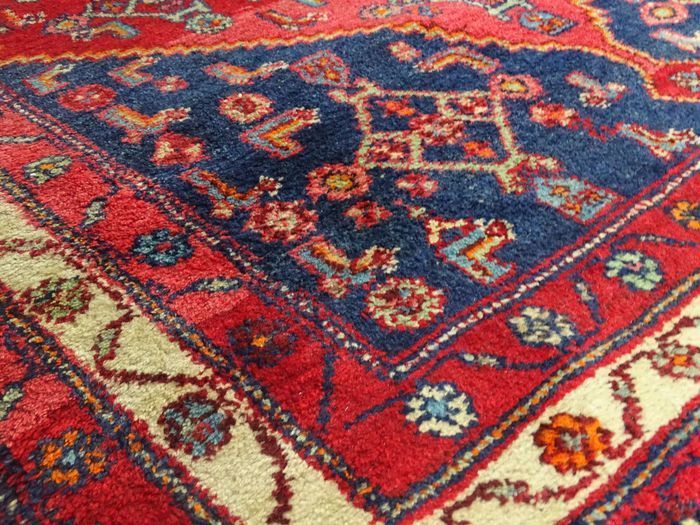 Beautiful Oriental Vintage Carpet/Rug.