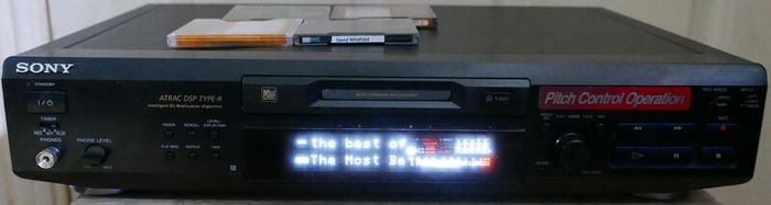 Sony MDS-JE530 Minidisc Player & Recorder, and 5 Discs - Works Well.