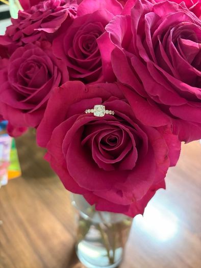 2ct Diamond cushion ring, 14kt gold
