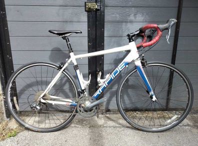 Rapide Road Bike  Medium Frame  Shimano Claris