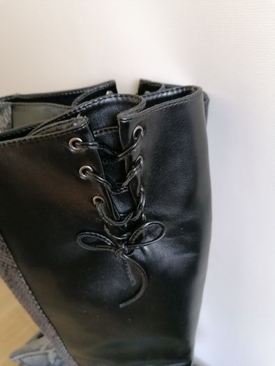 Women's Boot's NWT SIZE 7 Eur 40