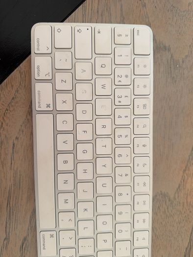 Apple magic keyboard Touch ID A2520