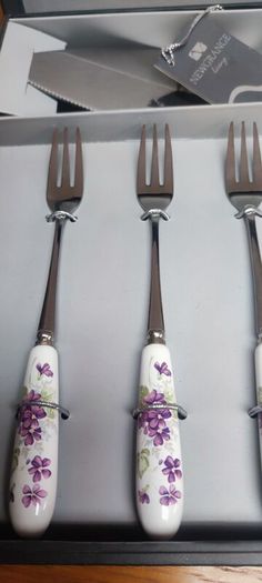 NewGrange Living Rosa cake slice with 6 pastry forks