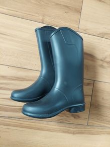 kids horse riding boots and helmet
