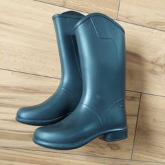 kids horse riding boots and helmet