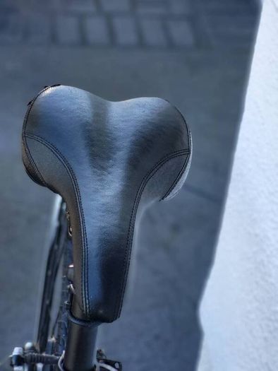 Carerra Gryphon Flatbar Road Bike In Excellent Condition. No Offers