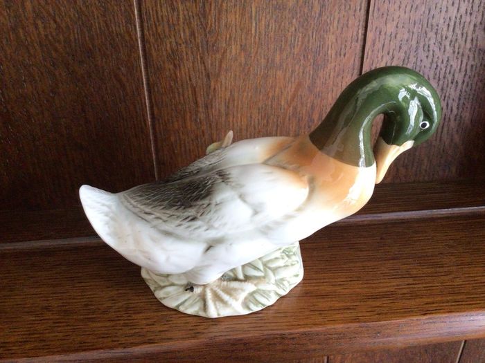 Vintage Duck Ornament W ducklings
