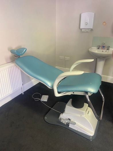 Dental / Surgical Chair