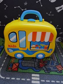 Portable toy kitchen
