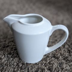 25 Steelite white harmony jug 10oz, price per jug
