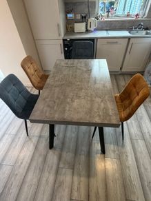Table & Chairs