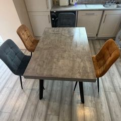 Table & Chairs
