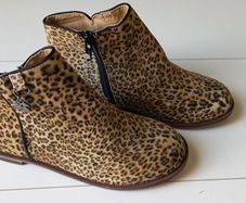 Girls shoes.