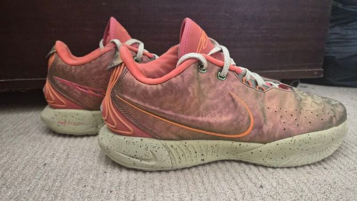 Nike LeBron 21 "Queen Conch"