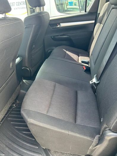 Toyota Hilux 2.4D4D Invincible 148BHP D/C 4DR Auto