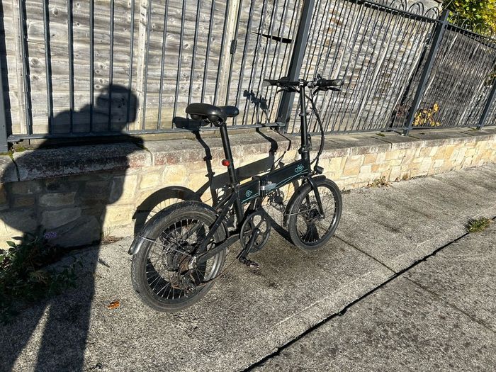 Fiido Folding Electric Bike/  New Tyres & Brakes + Charger & Free Lock
