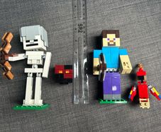 lego 21150 Minecraft Skeleton BigFig and 21148 Steve BigFig with parrot