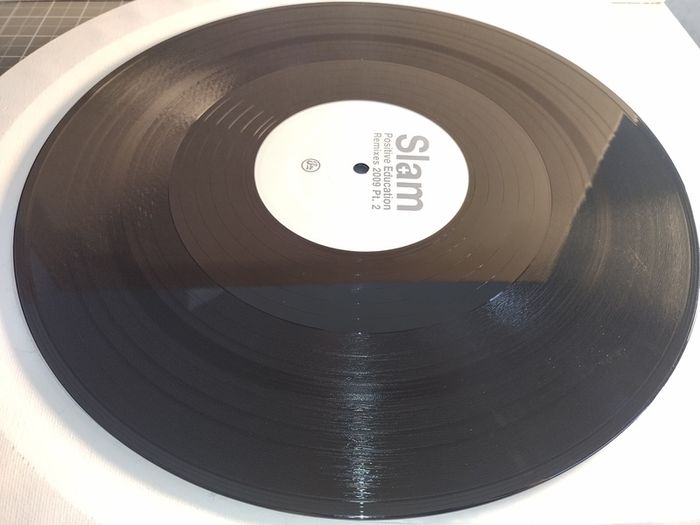 SLAM - Positive Education - Soma Quality Recordings - CLASSIC Early 90s 303 TECHNO Beast! Pristine CONDITION! Original MIX!