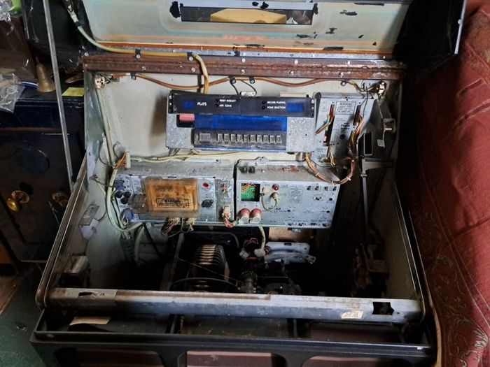Vintage Rock Ola Juke Box