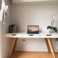 White Desk with Wooden Legs