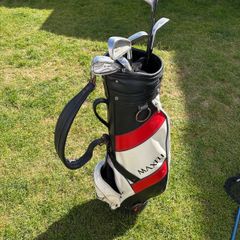 Maxi fly golf bag with clubs