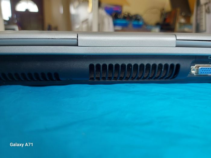 HP Pavilion zv6000, Windows XP, in excellent cosmetic condition, A Genuine real Blast from the past