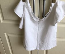 Ladies  Linen top with short flared sleeves