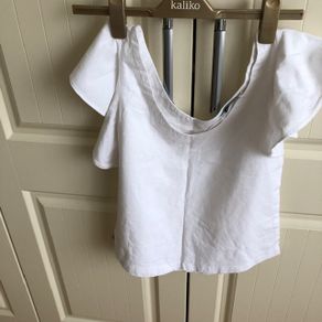 Ladies  Linen top with short flared sleeves