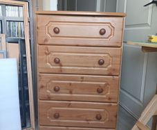 chest of drawers