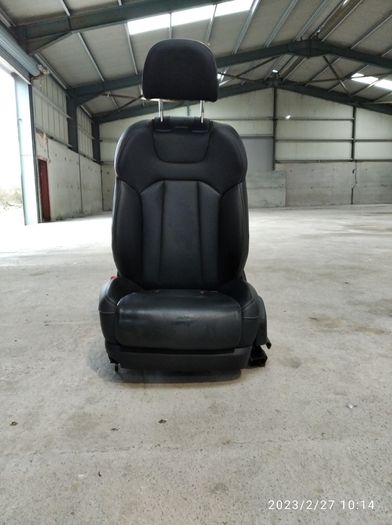 Audi Q8 Front Seats
