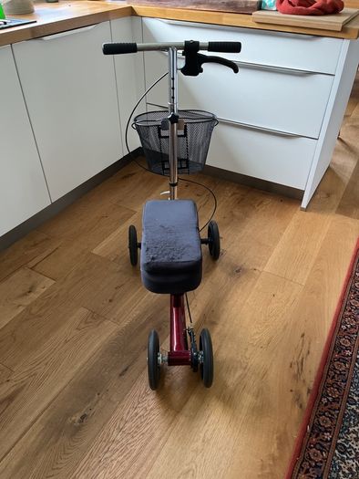 knee scooter