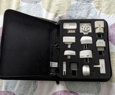 International Grounded/Powers/Targus Universal Travel Adapter