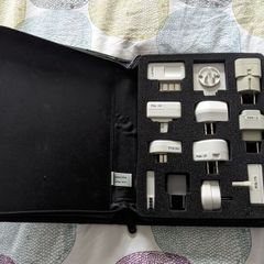 International Grounded/Powers/Targus Universal Travel Adapter