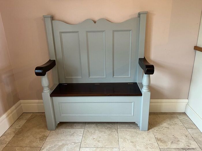 Bench seat with storage